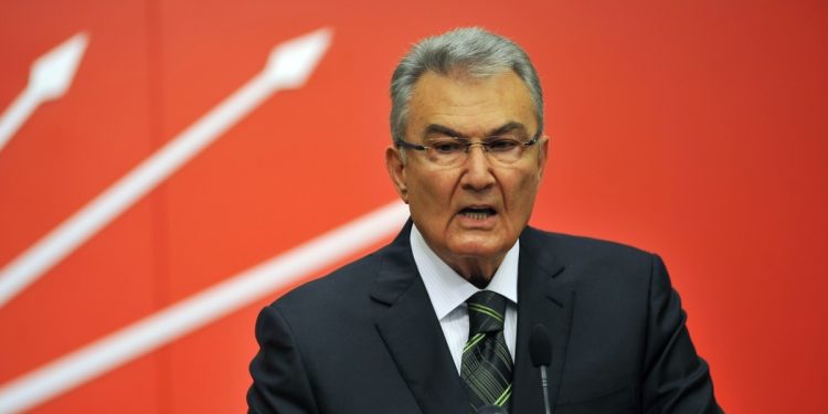 Eski CHP Genel Başkanı Deniz Baykal Hayatını Kaybetti