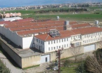 İsyan çıkardıkları iddia edilen 7 tutuklu darp edilerek sevk edildi