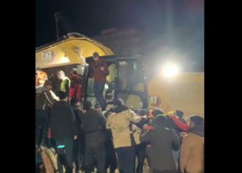 Enkaz altından günler sonra kurtarıldılar