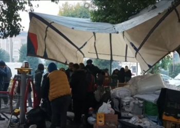 Deprem bölgesindeki Kaldıraç üyeleri darp edildi