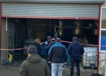 Kimyasal madde sızıntısı nedeniyle 2 işçi yaşamını yitirdi