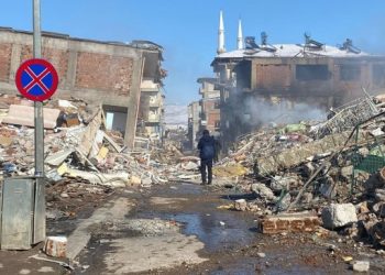 Wêranşar’da sağlam ev kalmadı: Bir mutfakta kalıyoruz