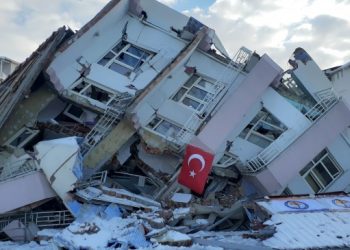 Günler sonra gelen ekipler çalışma için talimat bekliyor!