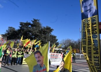 BM önünde 15 Şubat Komplosu protesto edildi