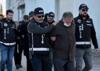 Yıkılan binaların müteahhitleri gözaltına alındı