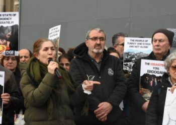 Londra’dan deprem mesajı: 22 yıllık felakete son vermenin zamanı