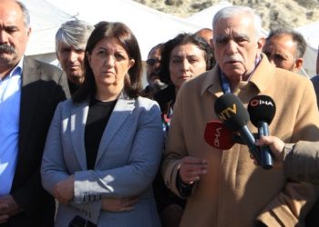 Türk: Devletin halka reva gördüğü budur  Buldan: Kentleri birlikte inşa edeceğiz