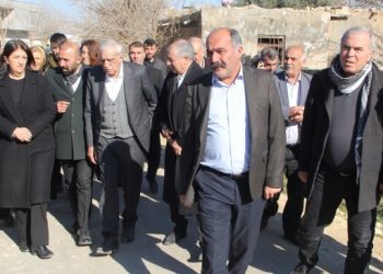 Buldan depremzedeleri ziyaret etti