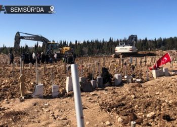 Semsûr’da cenazeleri defneden operatör: Mezarlık her şeyi anlatıyor