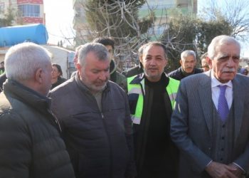 Depremde 17 akrabasını kaybeden Ahmet Türk: Ortada devlet diye bir şey yok