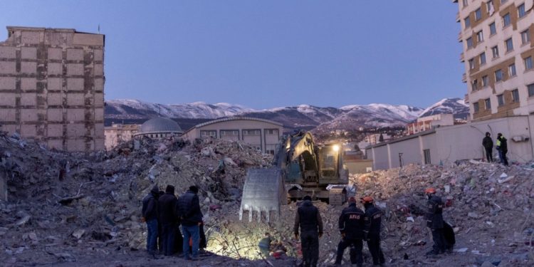 BM: “Türkiye’de Depremin Ardından 1,5 Milyon Kişi Evsiz Kaldı. En Az 500 Bin Konut İnşa Edilmeli”