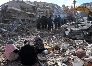 Avrupa Birliği Acil Durum ve Kurtarma Yönetimi (ECHO) Direktörü Hans Das, AB'nin krizle mücadele sistemlerinin tamamen Kahramanmaraş'ta pazartesi günü meydana gelen 7.7 ve 7.6 büyüklüğünde depremlerin ardından Türkiye ve Suriye'de yürütülen yardım çalışmalarına odaklandığını söyledi.