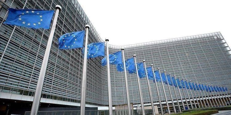 AB konferansı, Kahramanmaraş merkezli depremin mağdurları için saygı duruşuyla başladı