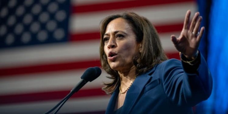 ABD Başkan Yardımcısı Harris'ten, "Biden 2024'te aday olmak için çok yaşlı" tartışmalarına yanıt