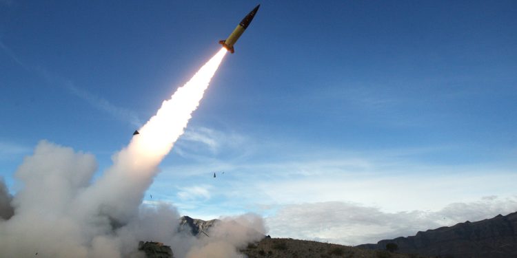 ABD, Ukrayna'ya, "daha uzun menzilli" roketler gönderecek