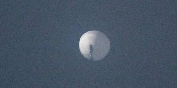 ABD, hava sahasında görülen Çin'e ait "casus balonu" düşürdü