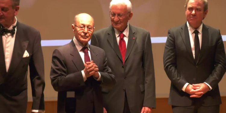 ADD 'Yılın Atatürkçüsü' ödülleri sahiplerini buldu