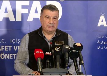 AFAD Genel Müdürü Orhan Tatar: Depremler birbirini tetikliyor, hasarlı binalardan uzak durun