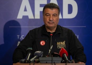 AFAD müdürü Orhan Tatar'dan 'artçı deprem' uyarısı: '6 ve üzerine çıkabilir'