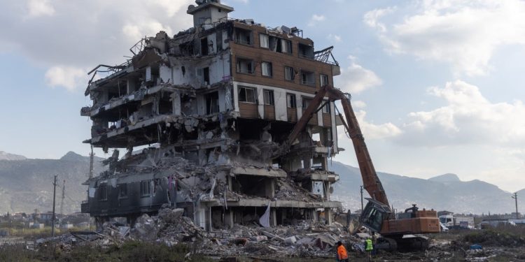 AFAD, ‘deprem kayıt cihazı’ almak yerine aynı günlerde kiralık araç kiraladı