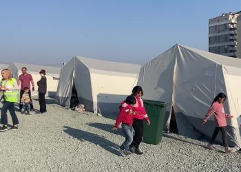 AHBAP’IN KIZILAY’DAN SATIN ALDIĞI ÇADIRLARI ANKA GÖRÜNTÜLEDİ... AHBAP, ÇADIRLARI KURUP AFAD'A DEVRETMİŞ