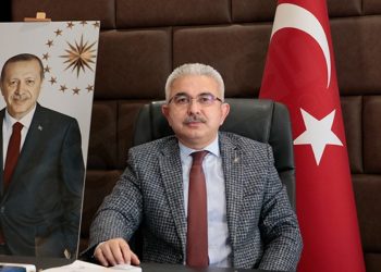 AK Parti’li İlçe Başkanı Şahin Avşaroğlu’nun yaptığı tüm binalar çöktü