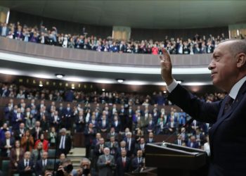 AKP'li kurmay: Seçimler için yeni bir kampanya içeriği hazırlanacak