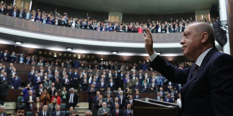 AKP'li kurmay: Seçimler için yeni bir kampanya içeriği hazırlanacak