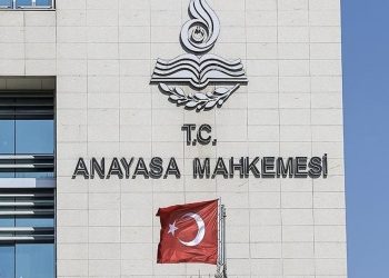 AYM, deprem nedeniyle OHAL ilan edilen illerde bireysel başvuru sürelerini üç ay durdurdu