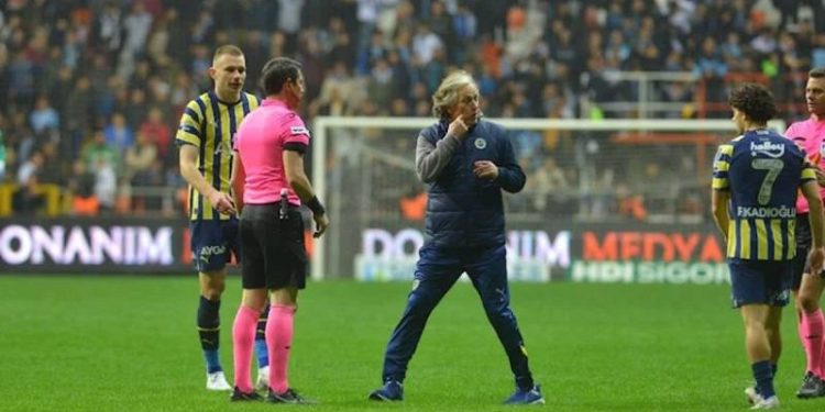 Adana Demirspor Başkanı Murat Sancak, takımının Spor Toto Süper Lig'in 22. haftasında Fenerbahçe'yle oynadığı 1-1 sonuçlanan karşılaşmayı değerlendirirken, kararları tartışma yaratan hakem Ali Palabıyık'ı, "genel anlamda iyi bulduğunu" söyledi.