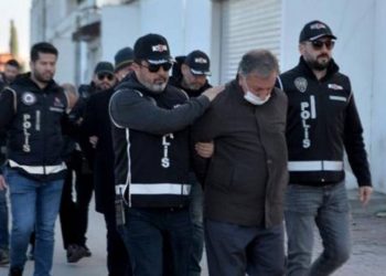Adana ve İstanbul'da depremde yıkılan binalara ilişkin 18 gözaltı
