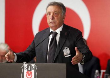 Ahmet Nur Çebi, Beşiktaş yardım toplama merkezini ziyaret etti ve birlik mesajı verdi