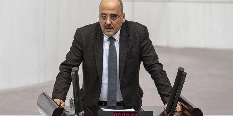 Ahmet Şık'tan Bahçeli'ye yanıt: Gizledikleri günahların üzerini örtme çabasında