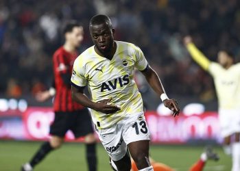 Ali Koç "aptalca" demişti; rakip taraftarların mesaj yağmuruna tuttuğu Valencia şaşkın: "Ne olduğunu anlamadım"