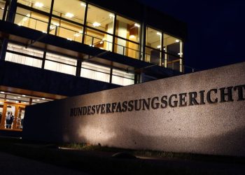 Alman Anayasa Mahkemesi'nden başörtüsü kararı