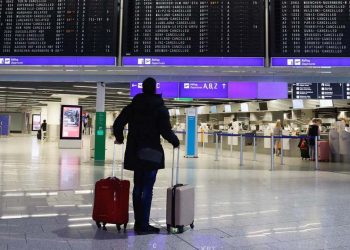 Almanya'da havalimanı grevi: Sadece Türkiye'ye yardım taşıyan uçaklara izin verildi