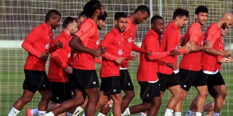 Antalyaspor, 2 kez ertelenen Beşiktaş maçına 18 eksikle çıkacak