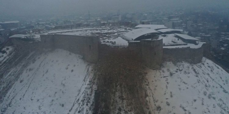 Antep 7,4'ten sonra 6,4 ve 6,5 büyüklüğünde depremlerle sarsıldı: 80 ölüm