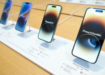 Teknoloji devi Apple'ın satışları 2022'nin sonunda, artan yaşam maliyeti ile karşı karşıya kalan müşterilerin satın alma gücünün düşmesi nedeniyle azaldı.