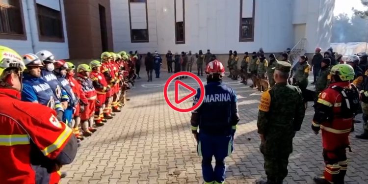 Arama kurtarma köpeği Proteo için ülkesinde askeri tören düzenlendi