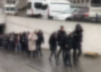 Ataşehir Belediyesi'ne yönelik operasyonda gözaltına alınanlar adliyeye sevk edildi