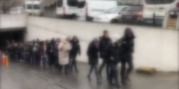 Ataşehir Belediyesi'ne yönelik operasyonda gözaltına alınanlar adliyeye sevk edildi