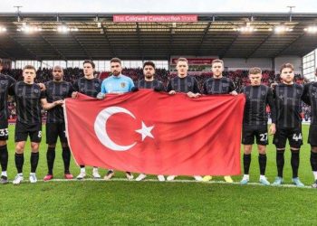 Avrupa'daki kulüplerden Türkiye'ye destek