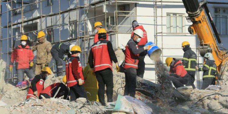 Avusturya ordusu kurtarma çalışmalarını güvenlik nedeniyle askıya aldı!