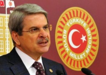 Aytun Çıray: Deprem, bu defa Menzil şeyhini dinlemedi