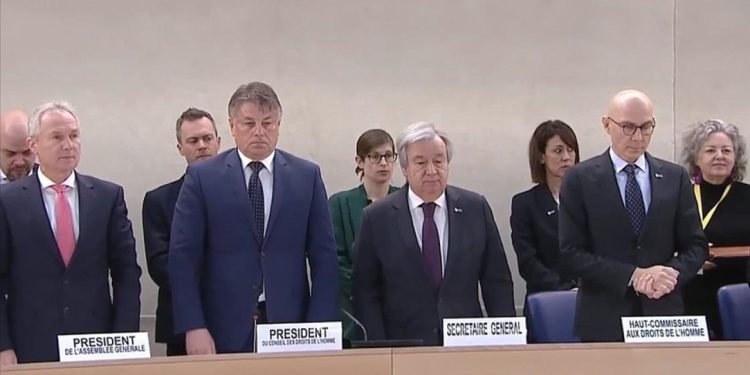 BM İnsan Hakları Konseyi Oturumu, depremlerde ölenler için saygı duruşuyla başladı