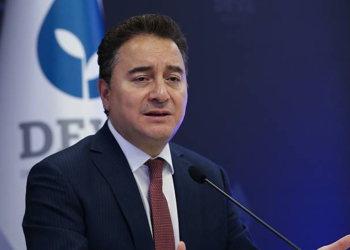 Babacan: Erdoğan'ın konuşmasını yayınlayan kanallar uyarı işareti yerleştirmeli