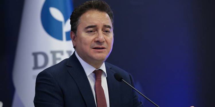 Babacan: Erdoğan'ın konuşmasını yayınlayan kanallar uyarı işareti yerleştirmeli