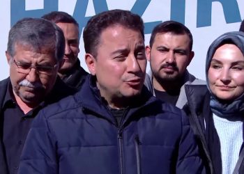 Babacan'dan Erdoğan'a tepki: Deprem bölgesine daha çok çadır göndermek için ne bekliyorsunuz?