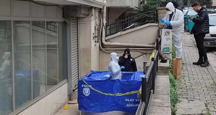 Bahçelievler’de bir kadın doğurduğu bebeği camdan attı: Ölü doğunca korktum